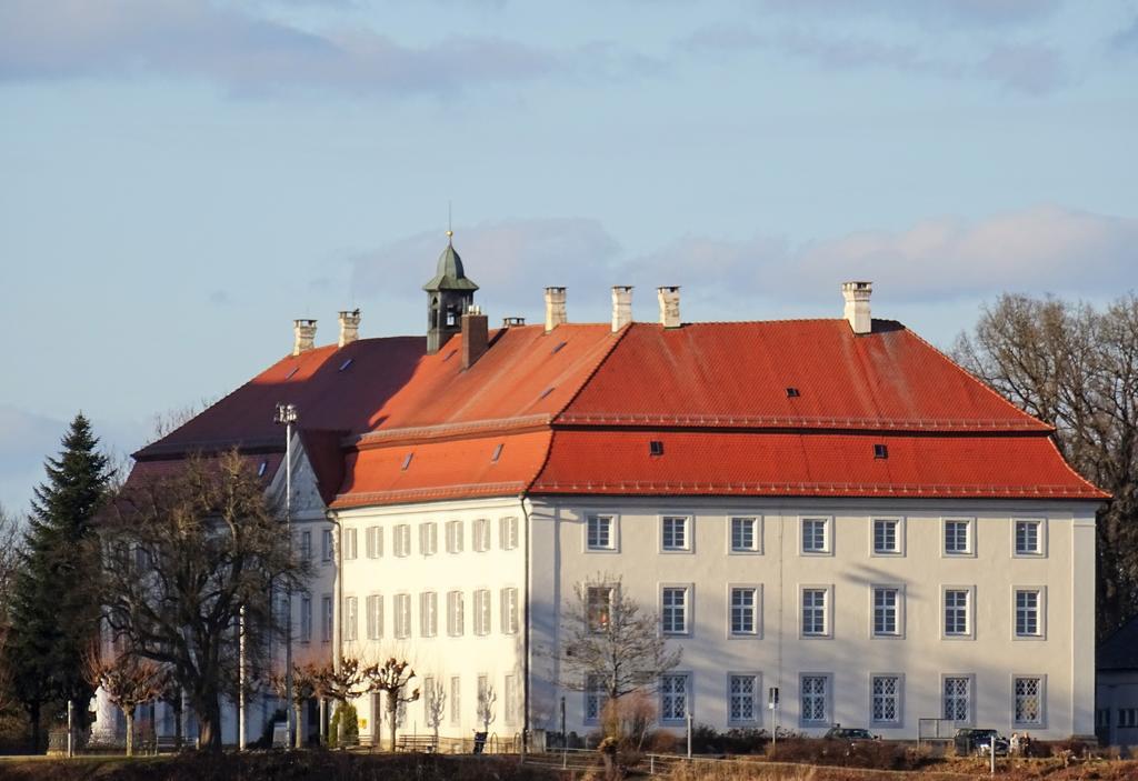 Tagungshaus Schonenberg Hotel Ellwangen Exterior photo